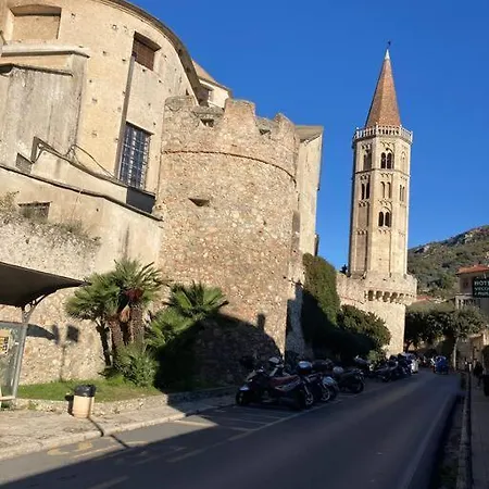 Casa Bianca A Finalborgo * Finale Ligure